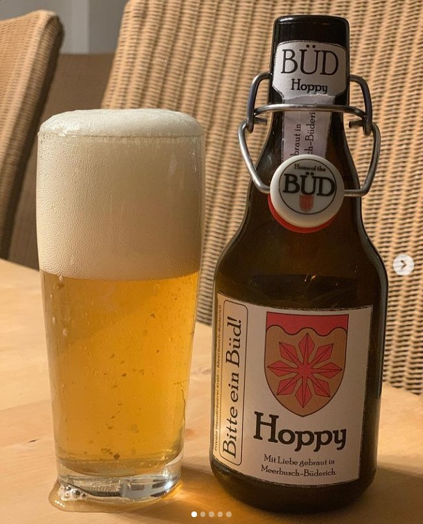 Hoppy Helles im 0,3l Willi Becher